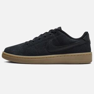 NWOB 9 Nike Black Court Royale 2 Gum Sole Shoes